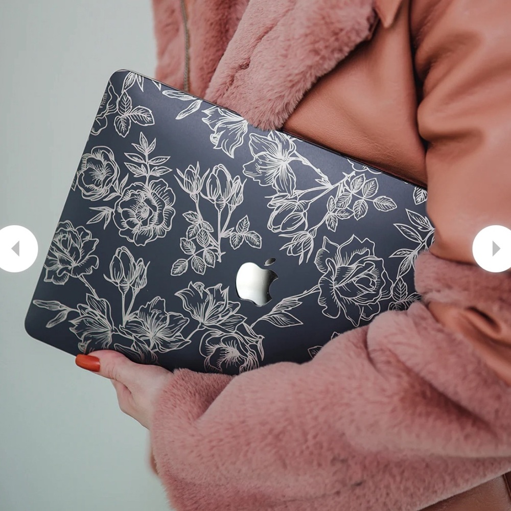 MacBook case 🌹🖤🖤 NWOT